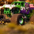 Monster Jam Showdown Grave Digger Legacy